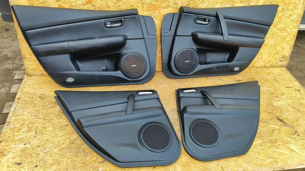 Front door card panel trim 2G2J2L26