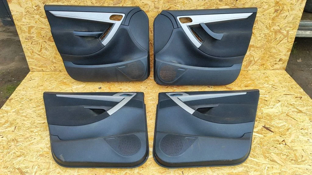 Front door card panel trim – Citroen C4 I (2004-2010)