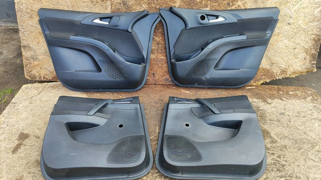 Front door card panel trim 13313023