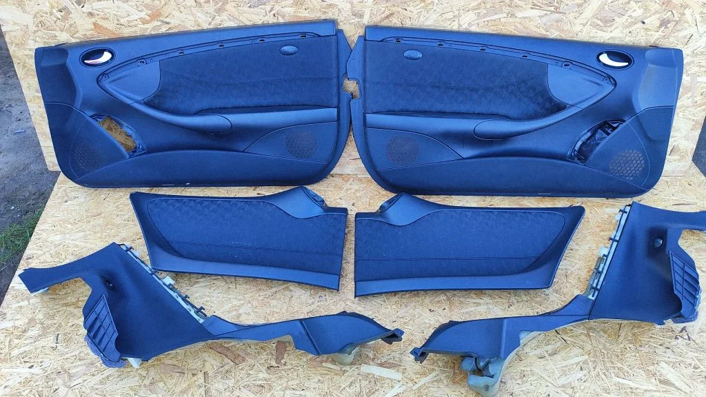 Front door card panel trim A2097201270