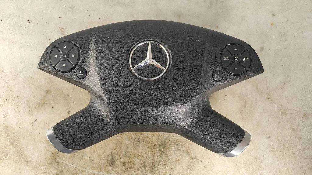 Steering wheel airbag – Mercedes-Benz E-Class W212 (2009-2016)