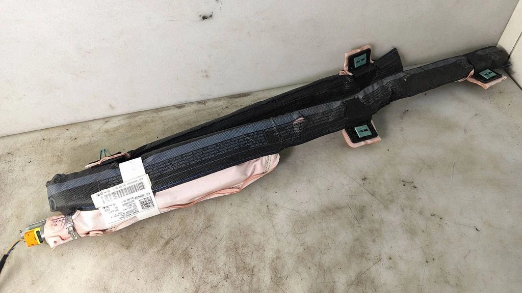 Roof airbag 8X3880741A