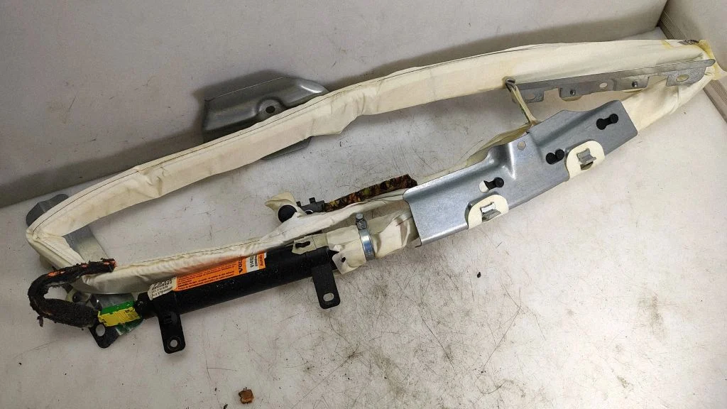 Roof airbag – Volvo V70 (2000-2004)