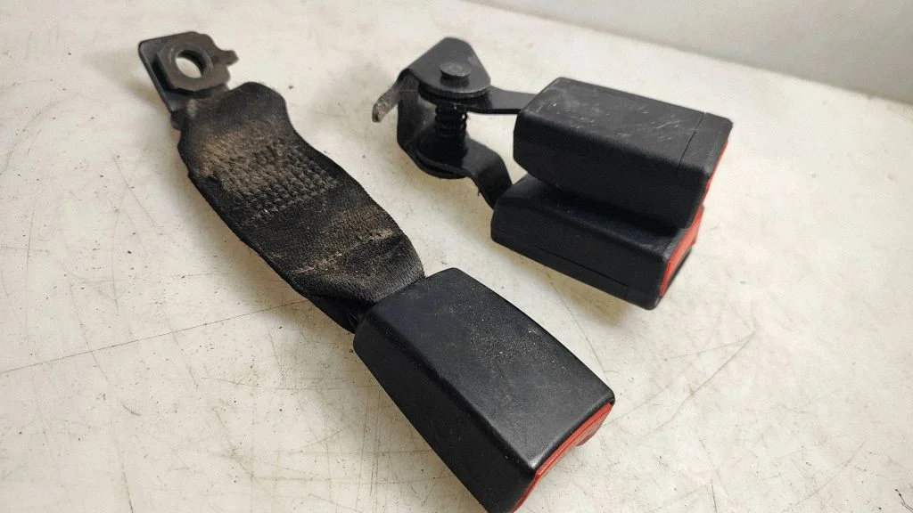 Rear seatbelt buckle – Opel Insignia A (2008-2017)
