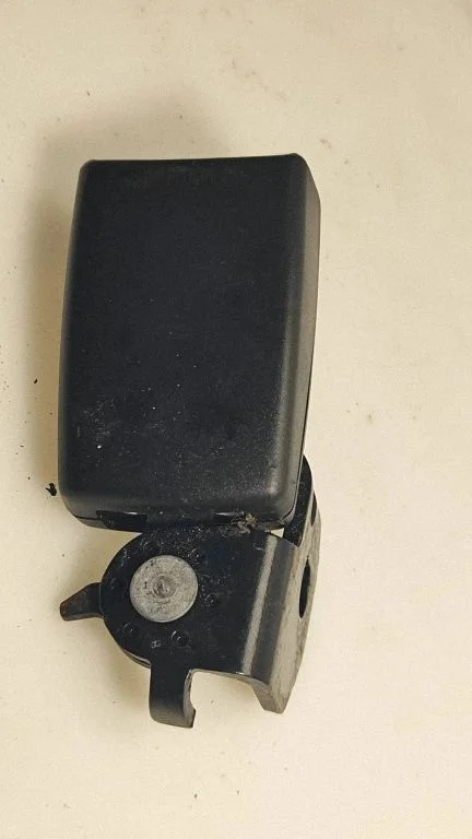 Rear seatbelt buckle – Opel Corsa D (2006-2014)