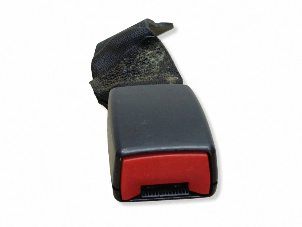Rear seatbelt buckle – BMW 3 Series E90 E91 (2005-2012)