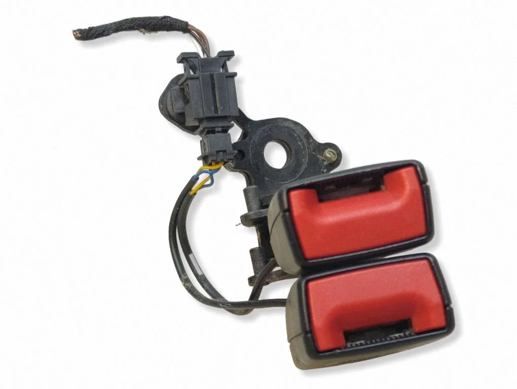 Rear seatbelt buckle – Skoda Octavia Mk3 (5E) (2013-2019)