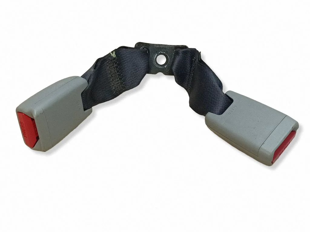 Rear seatbelt buckle – Lexus IS 220D-250-350 (2006-2013)