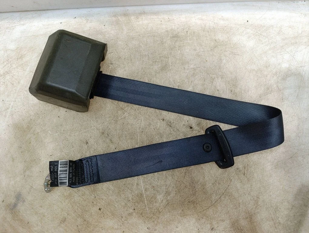Rear seatbelt 4F0857805E