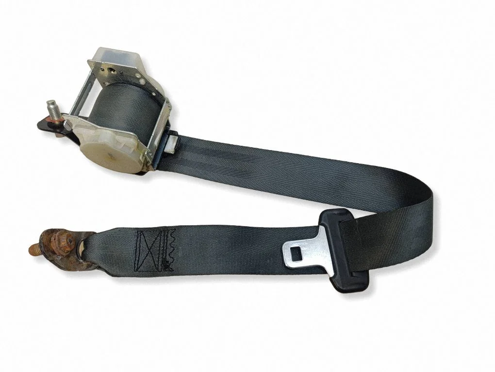 Rear seatbelt 898101H000