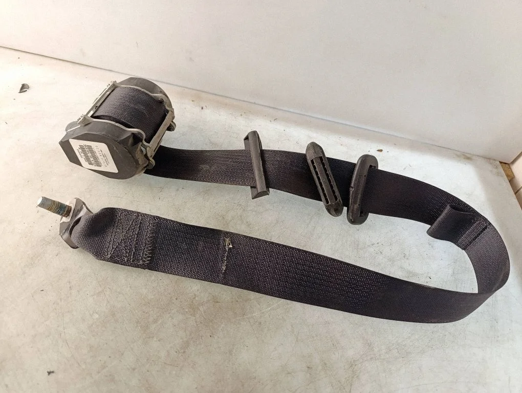 Aizmugurējā drošības josta 608162700B
