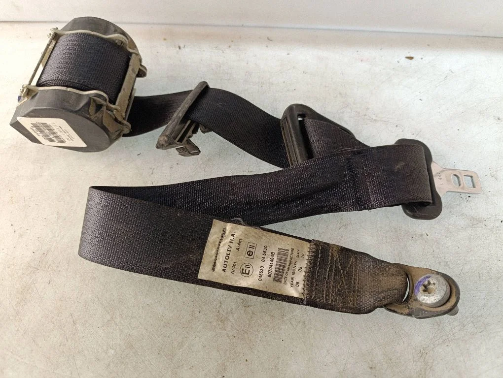 Aizmugurējā drošības josta 608162500B