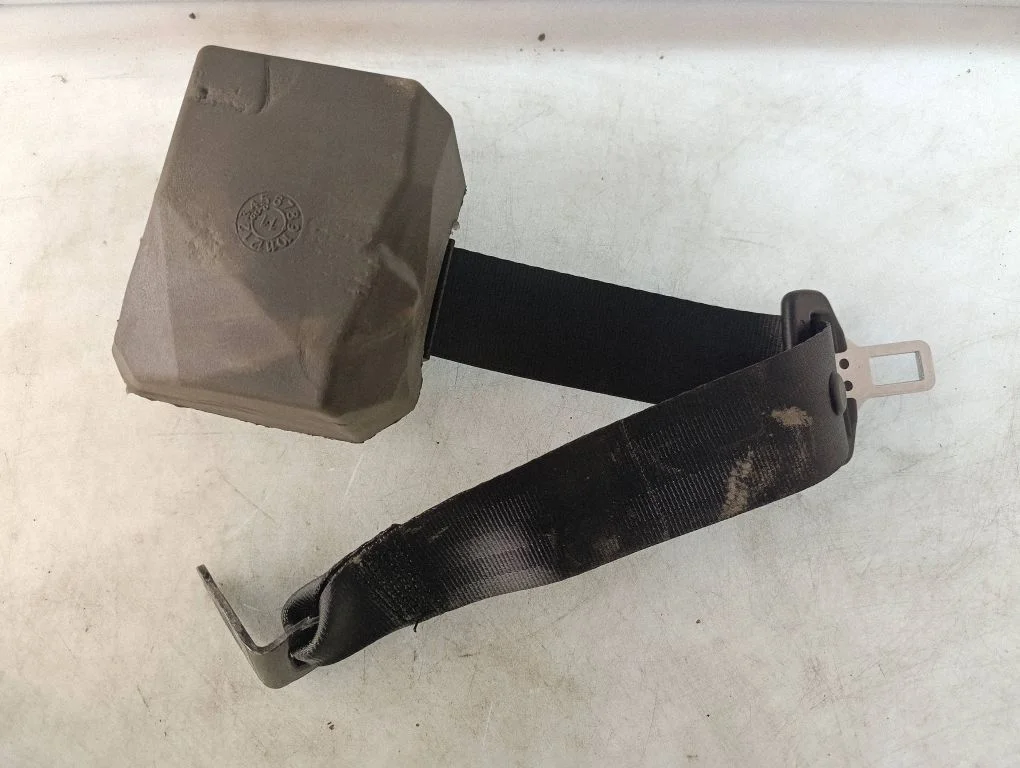 Rear seatbelt 3C9857805J