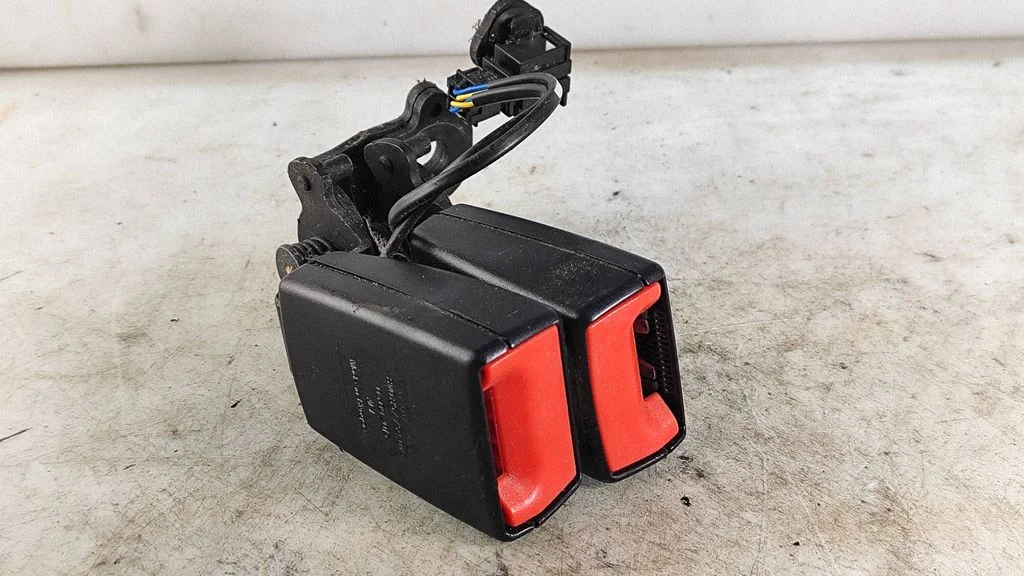Rear seatbelt buckle – Skoda Octavia Mk3 (5E) (2013-2019)