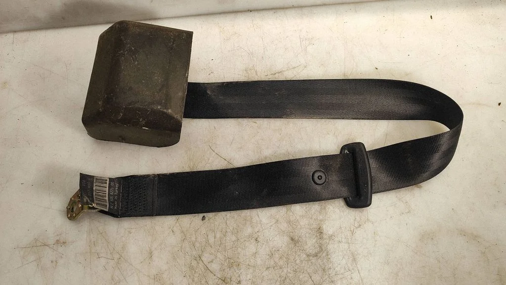 Rear seatbelt 4F0857805E