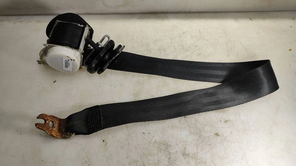 Rear seatbelt 9611B69A