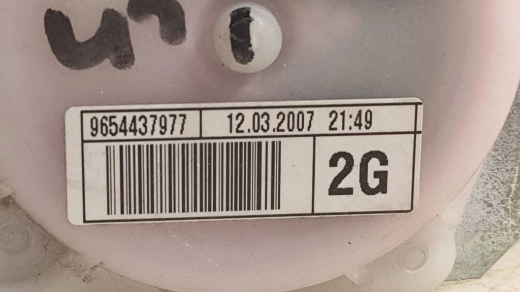 Pas bezpieczeństwa tylny 9654437977