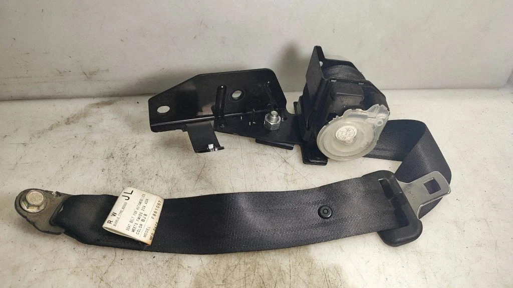 Tagumine turvavöö F86105T