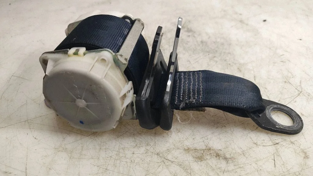 Tagumine turvavöö 7P1200