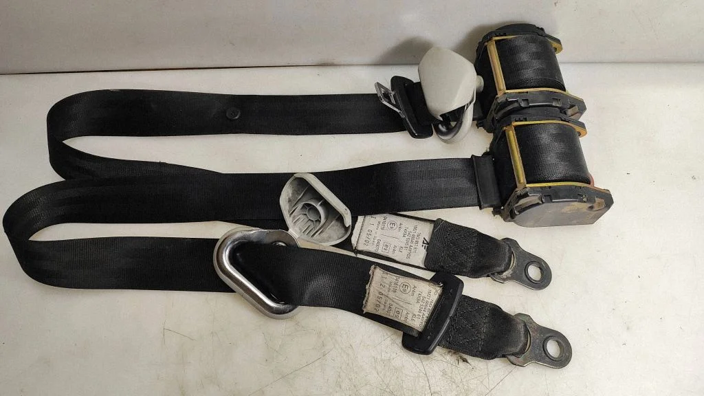 Tagumine turvavöö 7M3857811