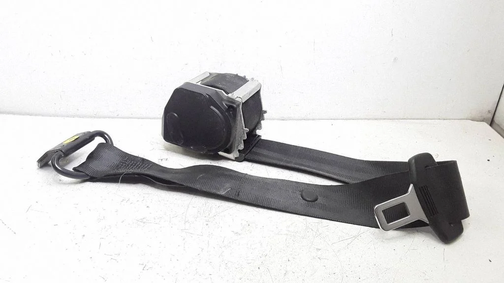 Rear seatbelt 3C0857935