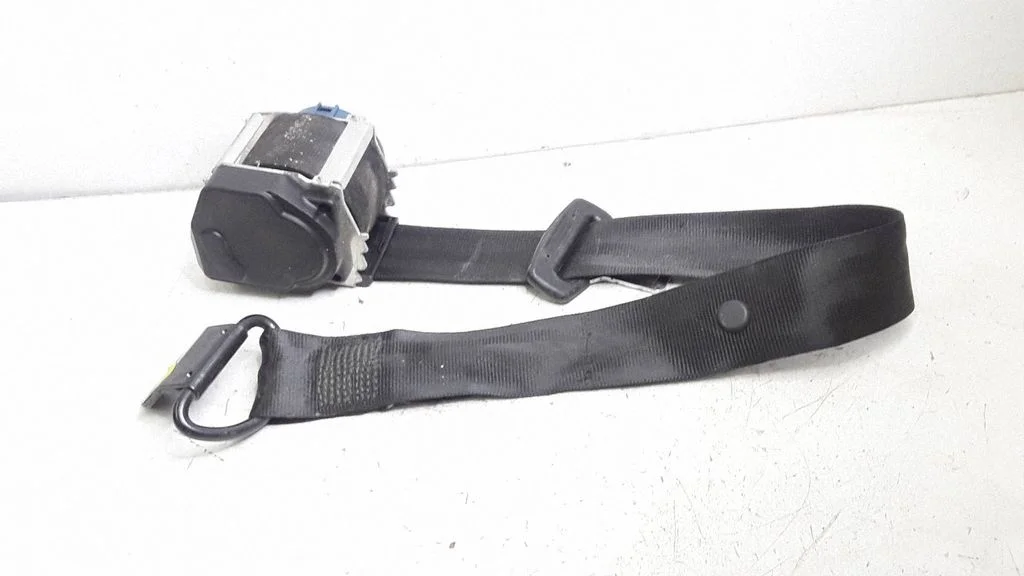 Rear seatbelt 3C0857935