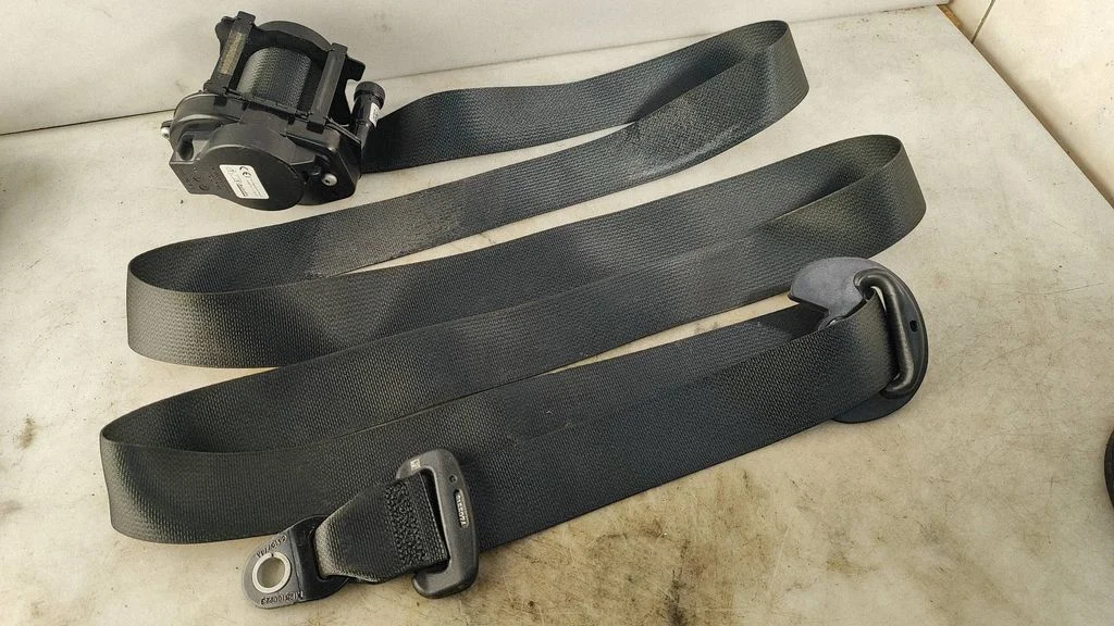 Front seatbelt 651591900C