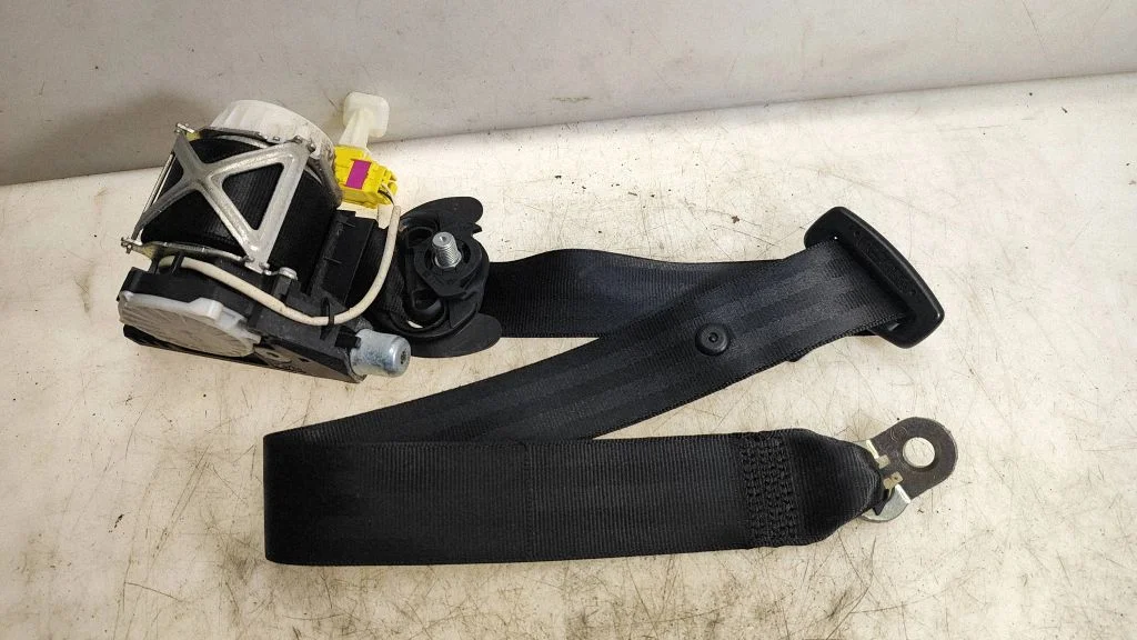 Front seatbelt 3C1857706F