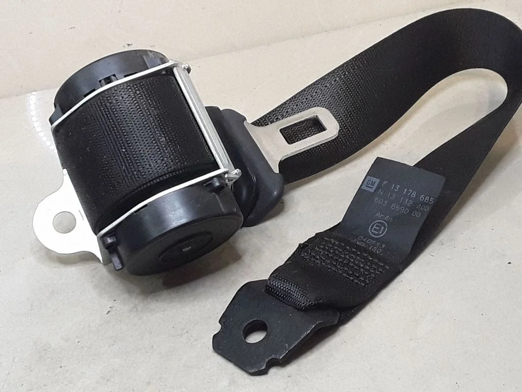 Rear seatbelt 13178685