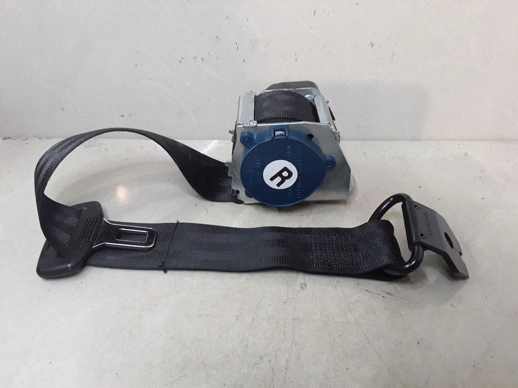 Rear seatbelt 3C0857935