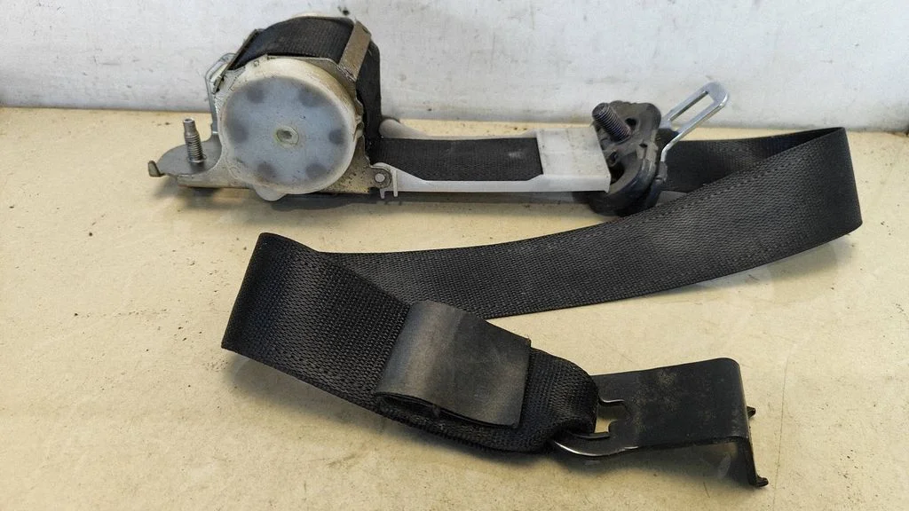 Front seatbelt – Opel Vectra C (2002-2005)