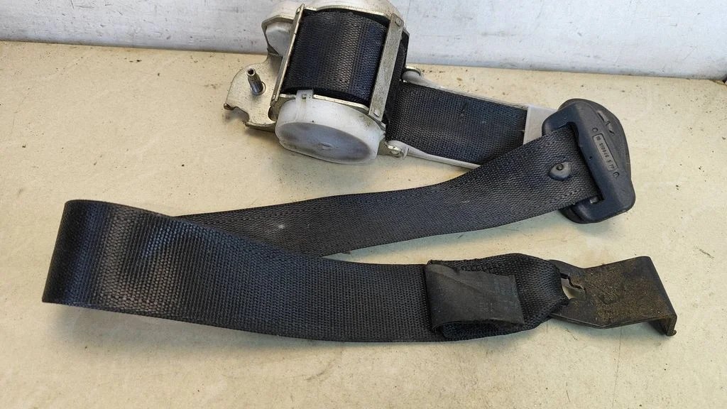 Front seatbelt – Opel Vectra C (2002-2005)