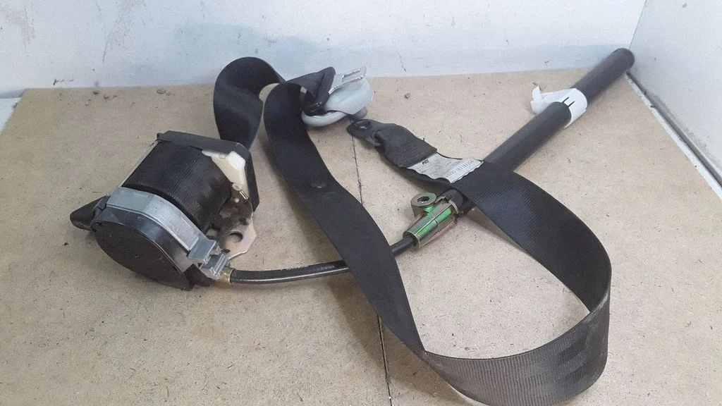 Front seatbelt 7M3857705