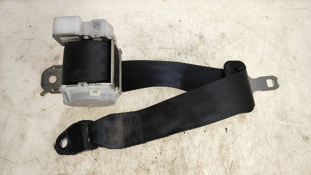 Middle seatbelt (rear) – Mitsubishi Lancer Evolution X (2008-2014)