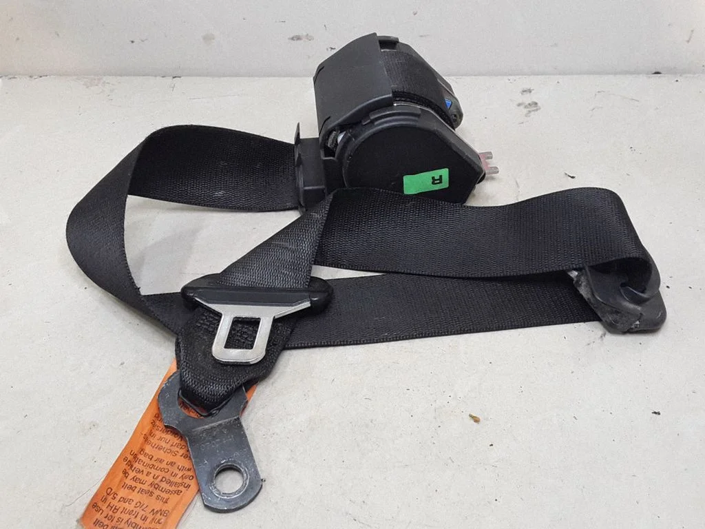 Front seatbelt 8217390