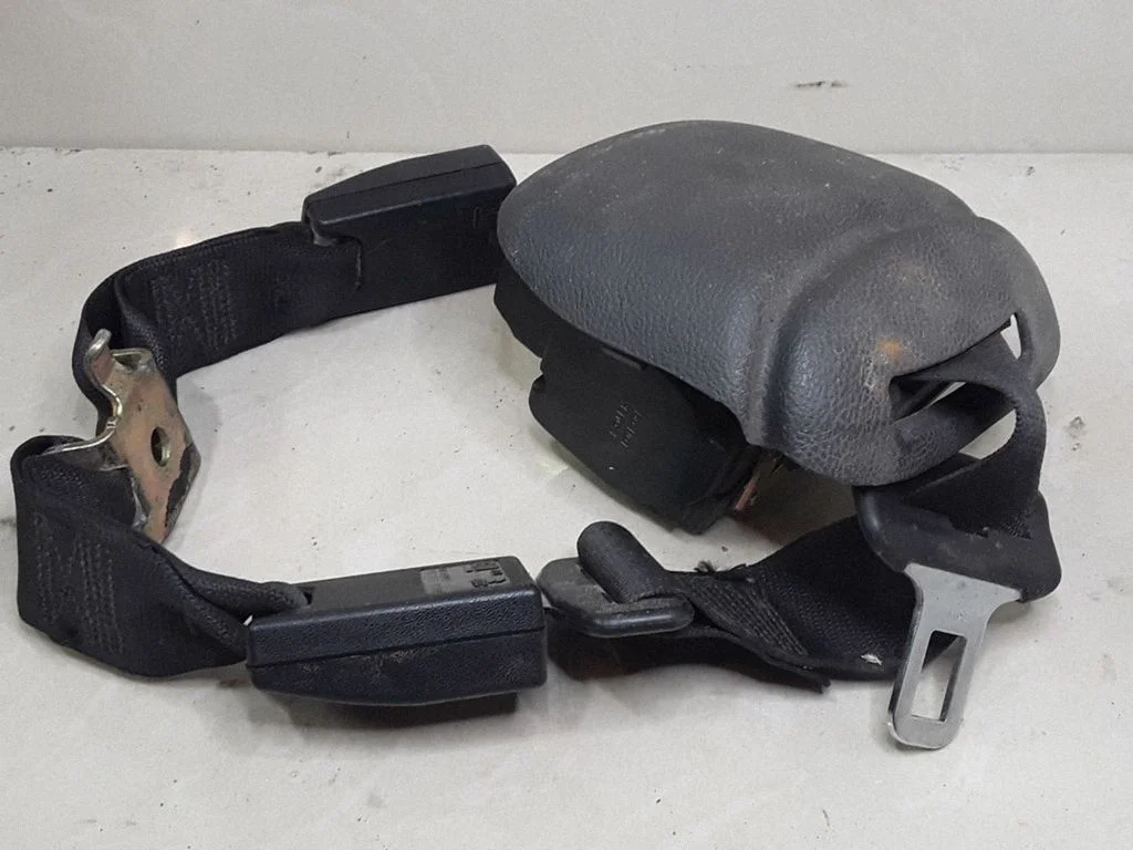 Middle seatbelt (rear) 09173031