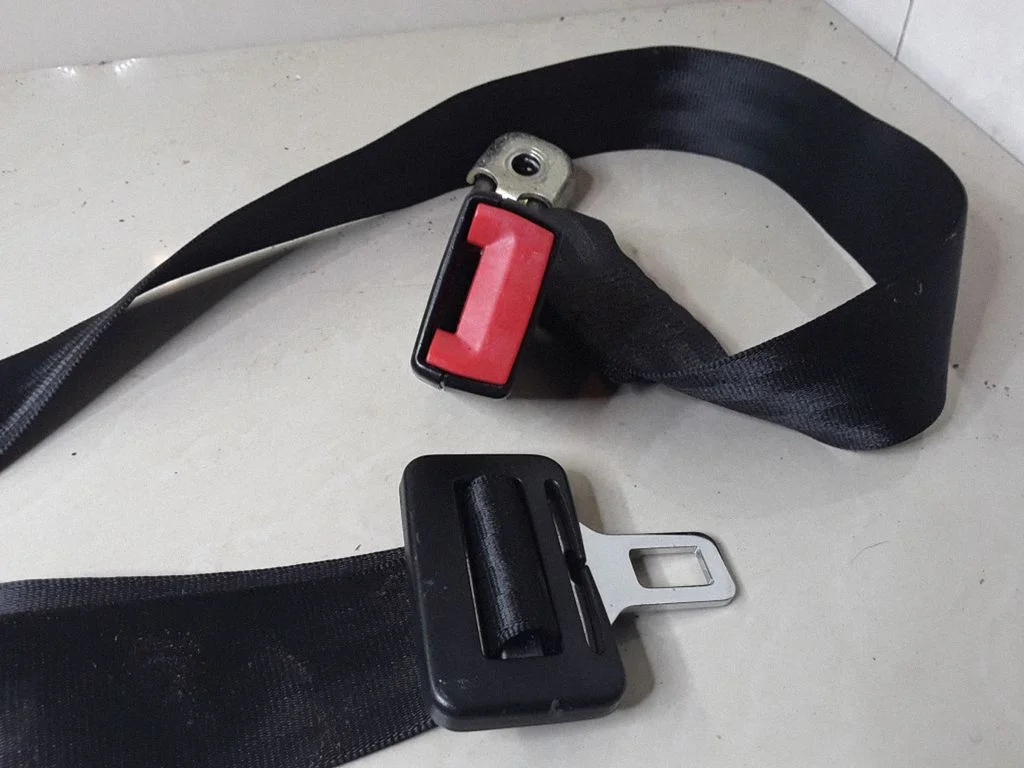 Middle seatbelt (rear) – Audi A3 S3 8L (1996-2003)