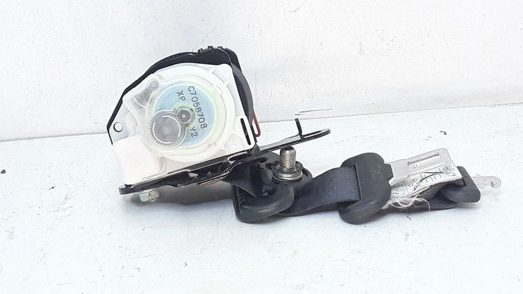 Middle seatbelt (rear) TKAH0ES119