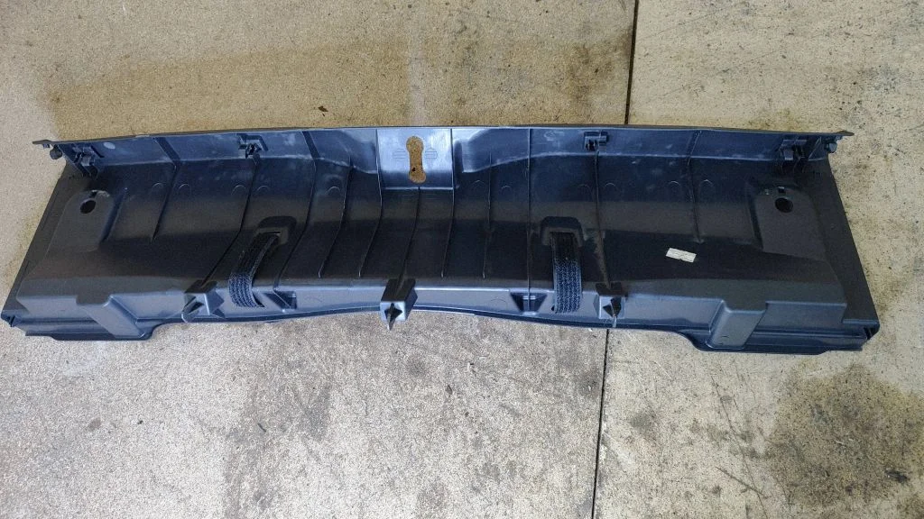 Trunk/boot sill cover protection – Toyota Auris 150 (2006-2012)