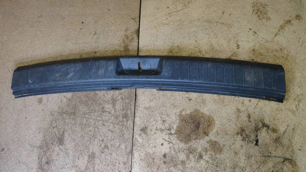 Trunk/boot sill cover protection – Hyundai Santa Fe (2006-2012)