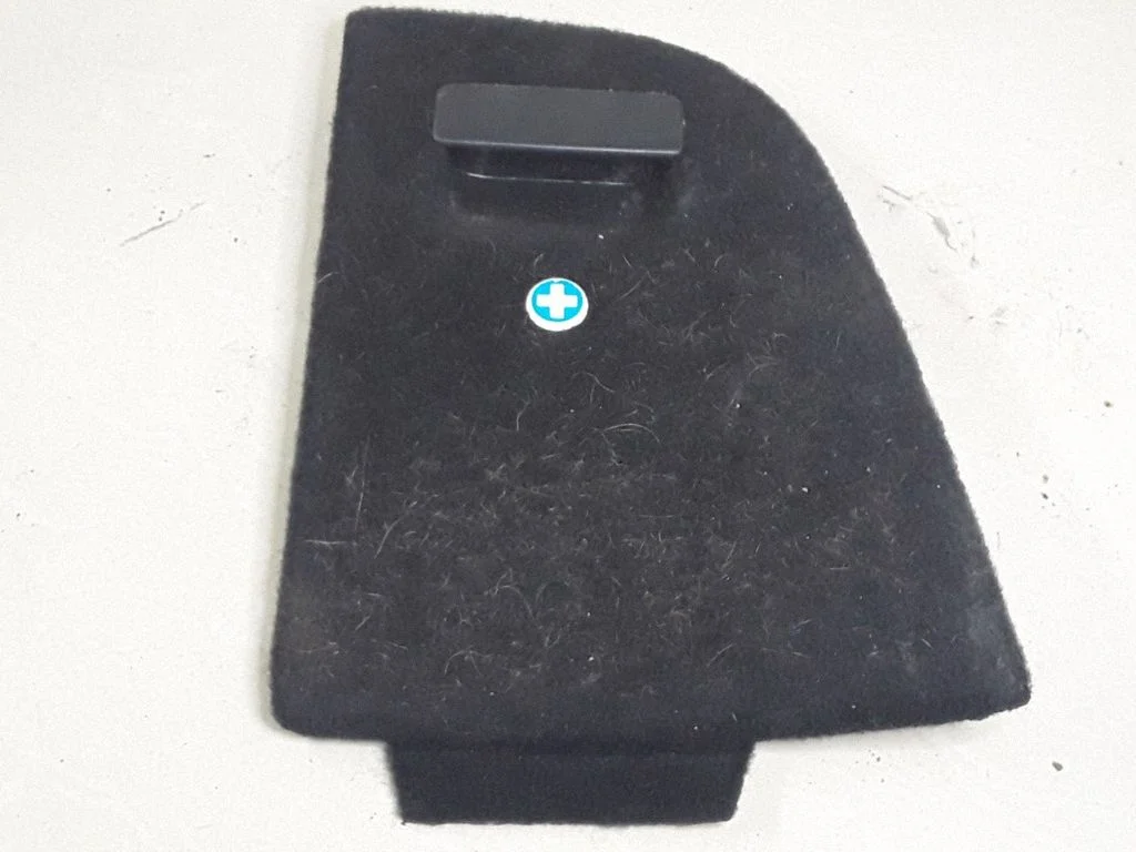 Pagasiruumi viimistluse kate – Volkswagen Golf IV (1998-2005)