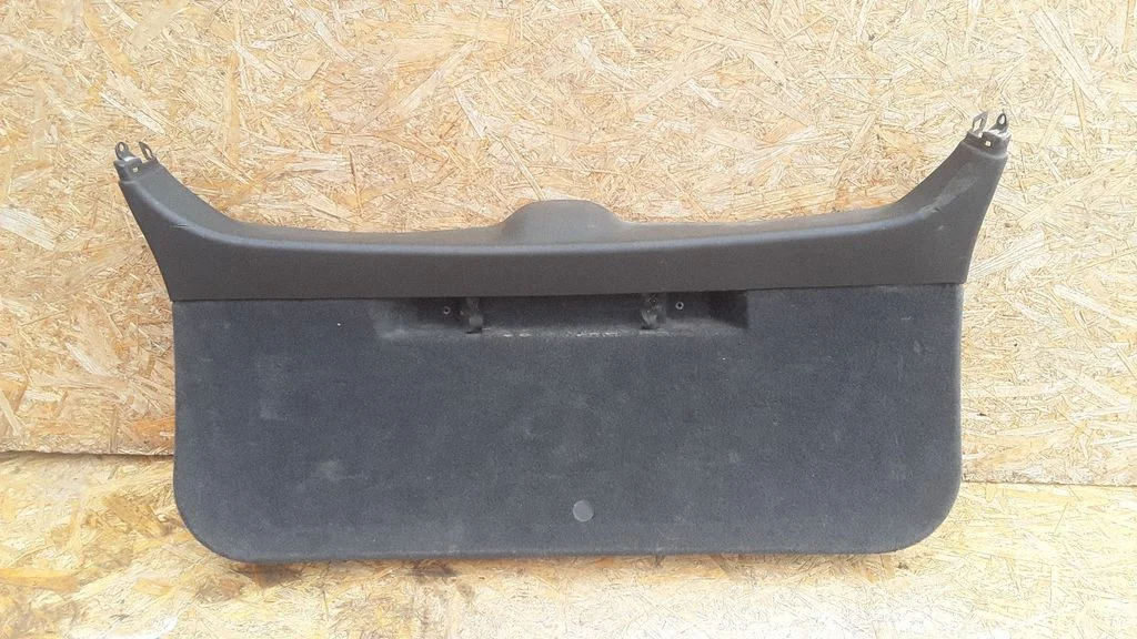 Tailgate/boot lid cover trim – Opel Astra H (2004-2012)