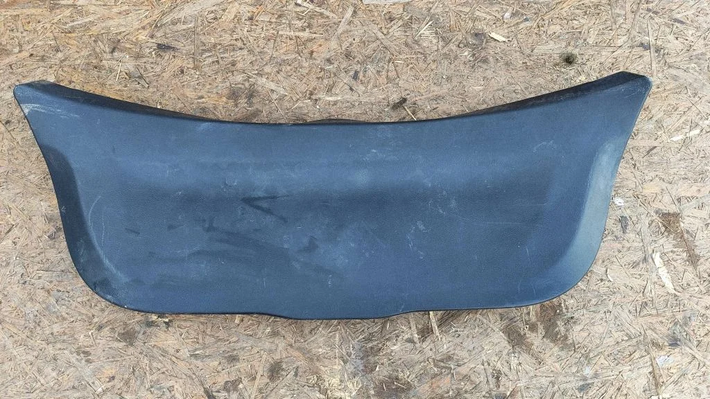 Tailgate/boot lid cover trim – Toyota Yaris (2015-)
