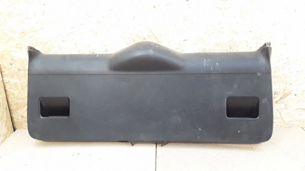 Tailgate/boot lid cover trim – Ford Mondeo Mk III (2000-2007)