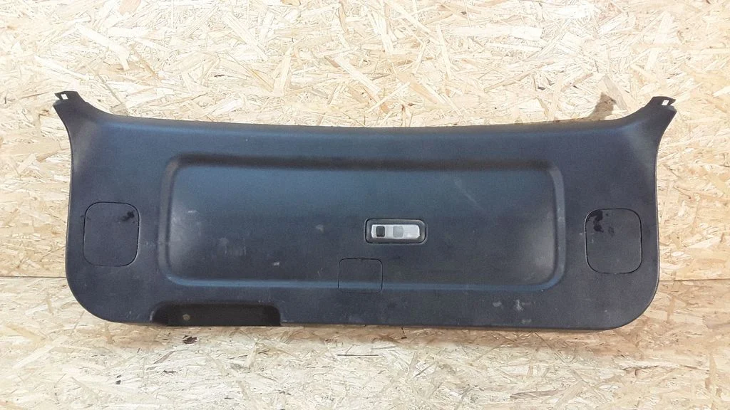 Tailgate/boot lid cover trim – Toyota Avensis T250 (2003-2006)