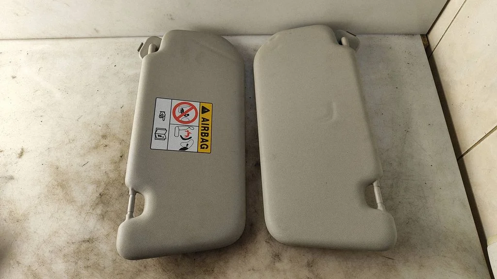Sun visor