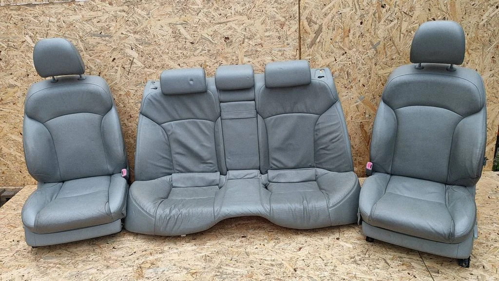 Seat set – Lexus IS 220D-250-350 (2006-2013)