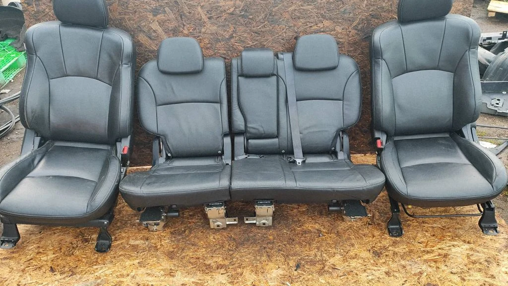 Seat set – Mitsubishi Outlander (2007-2012)