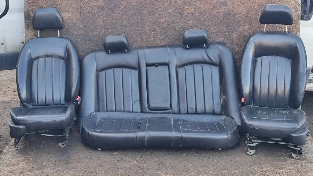 Seat set