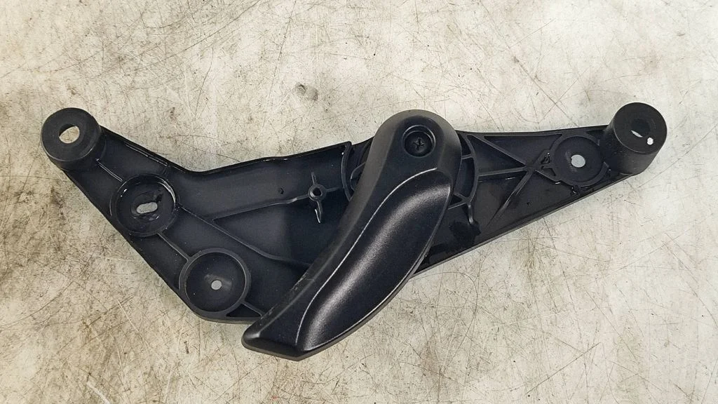 Engine bonnet (hood) release handle 9114002